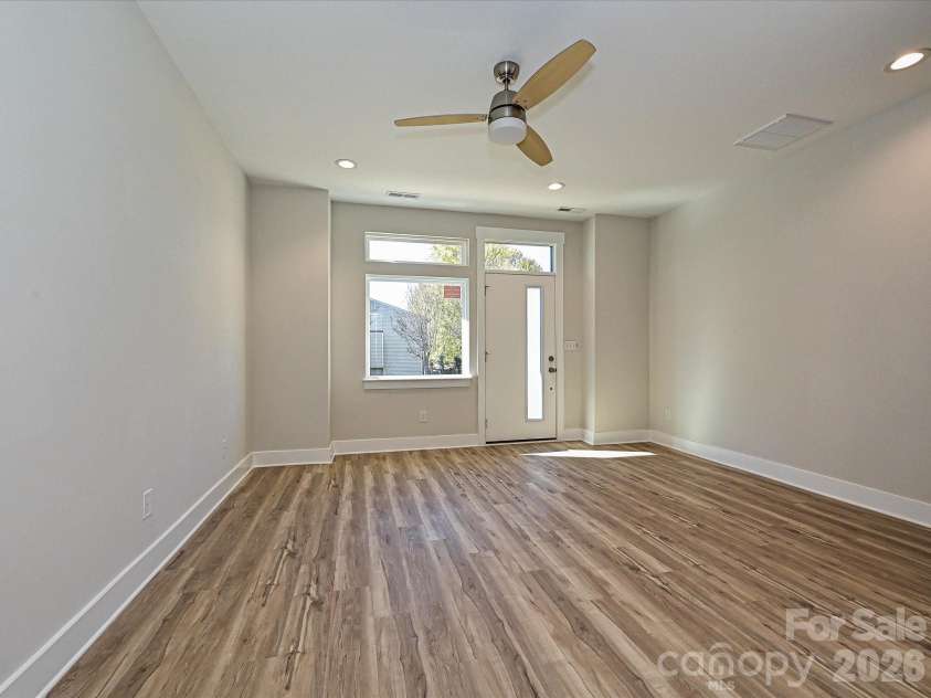 916 Callahan Street, Charlotte, NC 28206.  MLS# CAR4208865, YatesRealty ID 3306. 1st Floor Flex Room