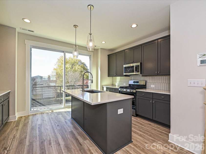 916 Callahan Street, Charlotte, NC 28206.  MLS# CAR4208865, YatesRealty ID 3306. Kitchen