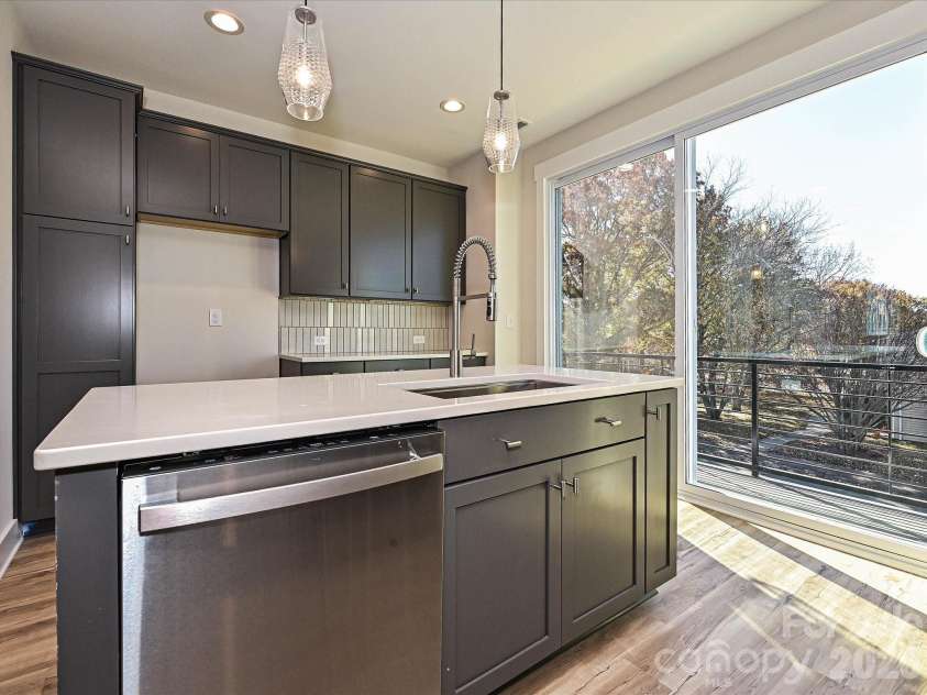 916 Callahan Street, Charlotte, NC 28206.  MLS# CAR4208865, YatesRealty ID 3306. Kitchen