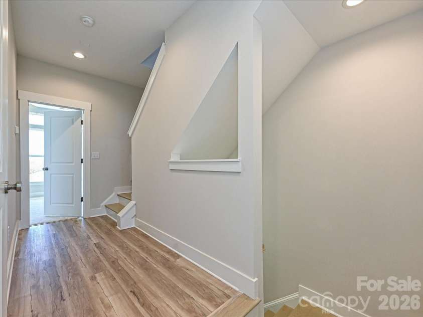 916 Callahan Street, Charlotte, NC 28206.  MLS# CAR4208865, YatesRealty ID 3306. Landing