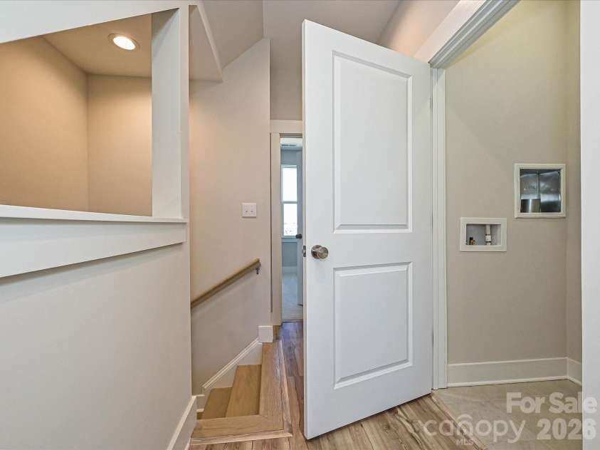 916 Callahan Street, Charlotte, NC 28206.  MLS# CAR4208865, YatesRealty ID 3306. Laundry