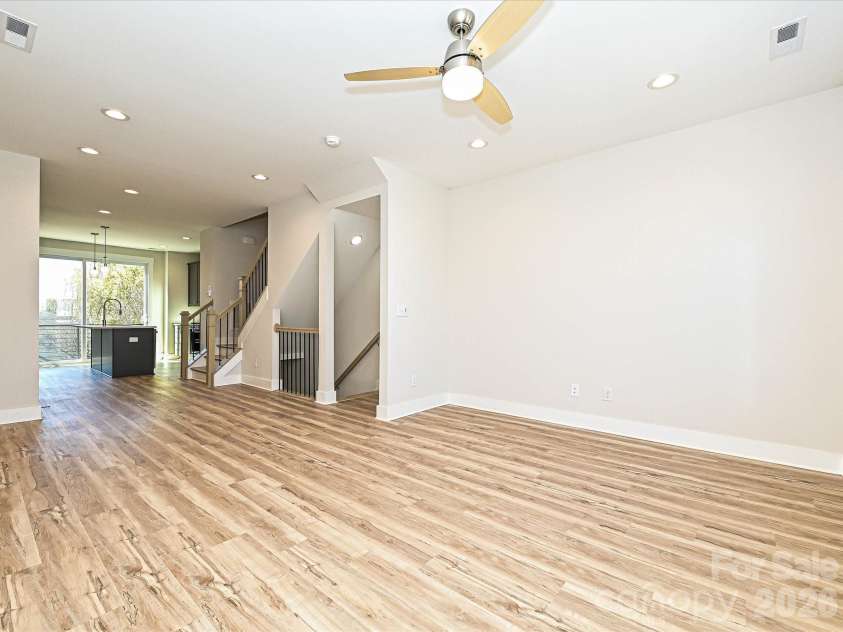 916 Callahan Street, Charlotte, NC 28206.  MLS# CAR4208865, YatesRealty ID 3306. Living/Dining/Kitchen