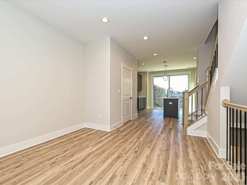 916 Callahan Street, Charlotte, NC 28206.  MLS# CAR4208865, YatesRealty ID 3306. Living/Dining/Kitchen