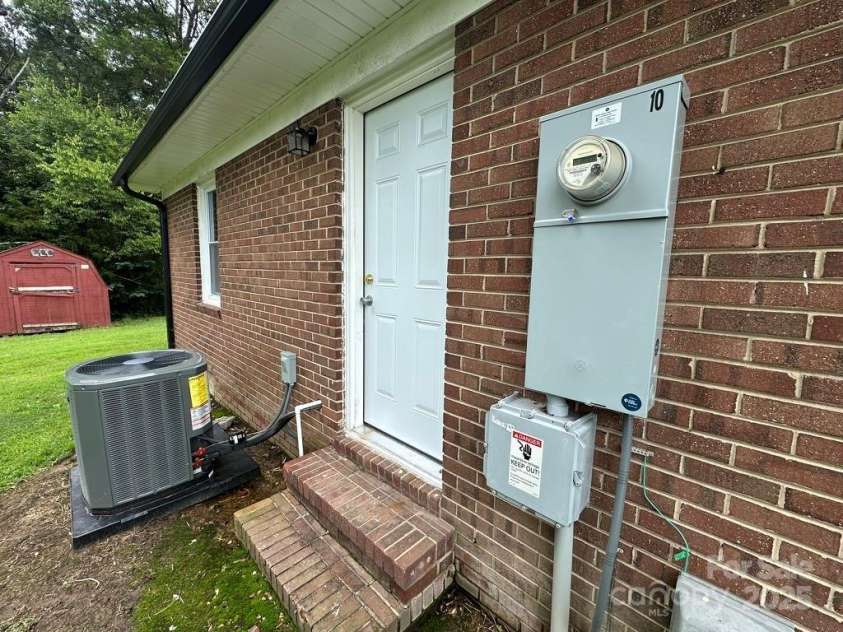 48708 Highway 52 Highway, Richfield, NC 28137.  MLS# CAR4293668, YatesRealty ID 33060. 