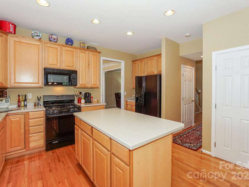 6873 Lakecrest Court, Denver, NC 28037.  MLS# CAR4270515, YatesRealty ID 33061. 