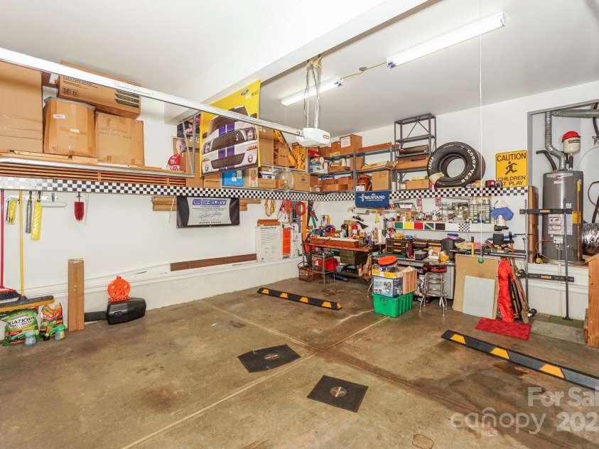 6873 Lakecrest Court, Denver, NC 28037.  MLS# CAR4270515, YatesRealty ID 33061. 