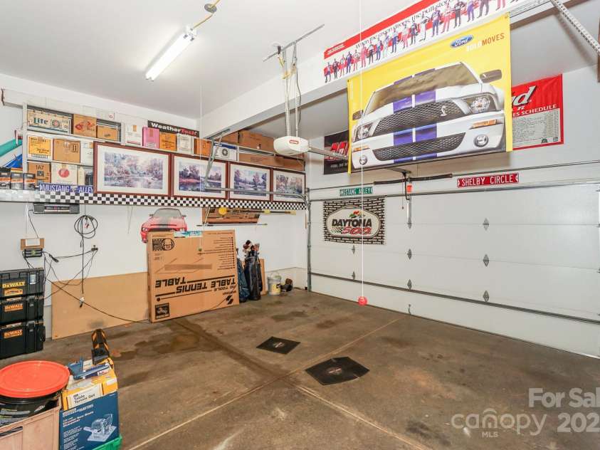 6873 Lakecrest Court, Denver, NC 28037.  MLS# CAR4270515, YatesRealty ID 33061. 