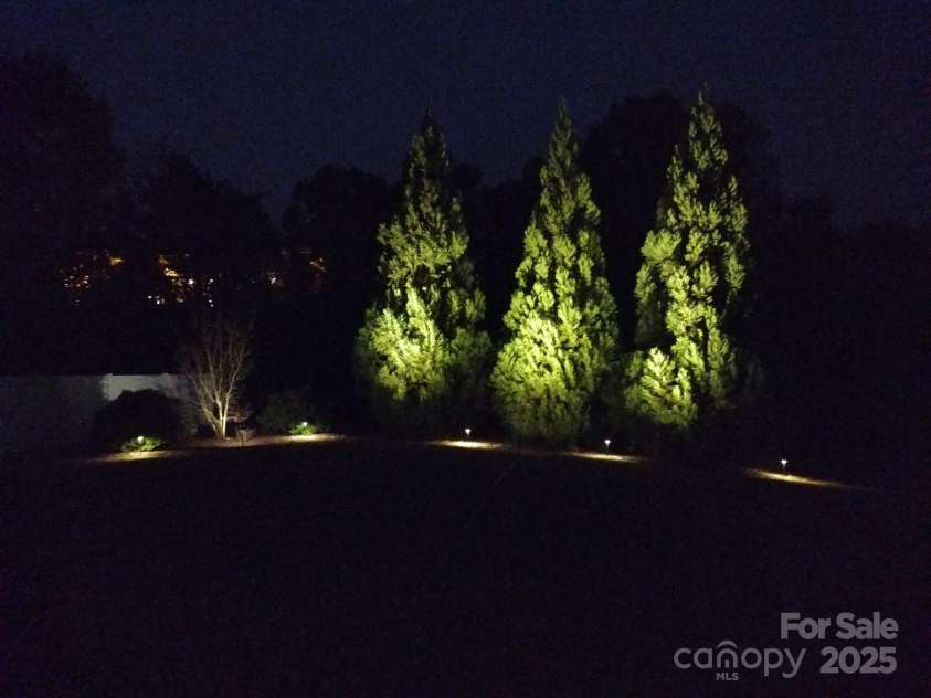 6873 Lakecrest Court, Denver, NC 28037.  MLS# CAR4270515, YatesRealty ID 33061. 