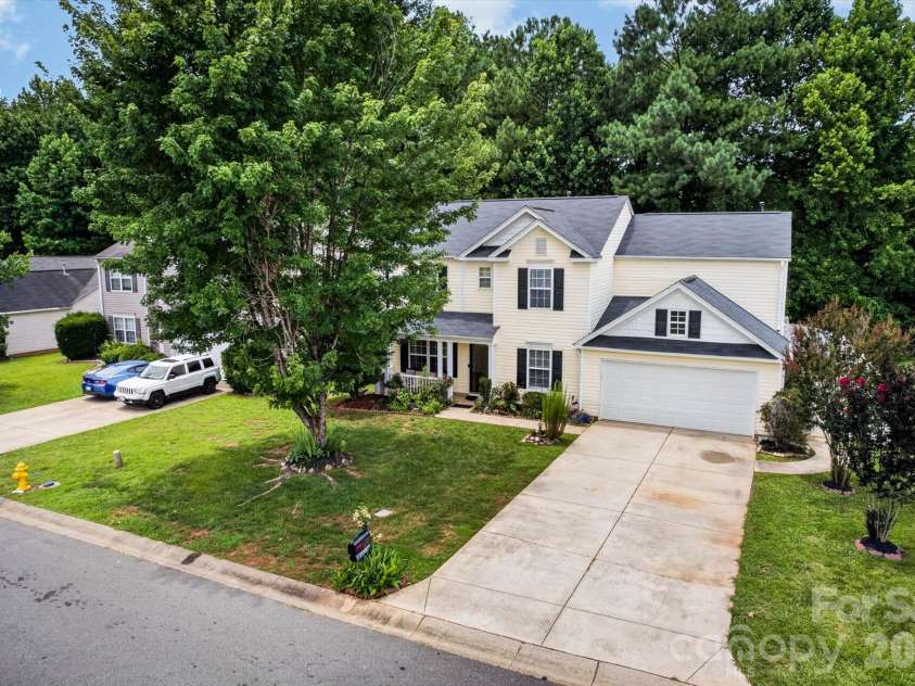 9833 Aventide Lane, Charlotte, NC 28215.  MLS# CAR4377310, YatesRealty ID 33061. Aerial View 2