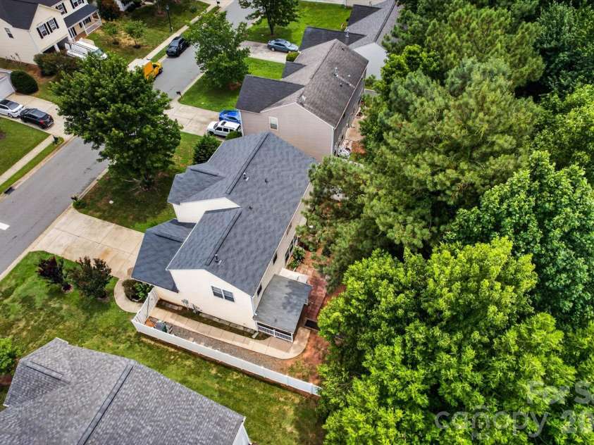 9833 Aventide Lane, Charlotte, NC 28215.  MLS# CAR4377310, YatesRealty ID 33061. Aerial View 4
