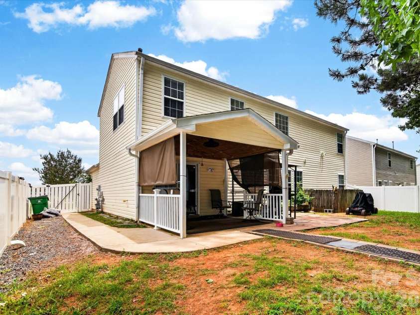 9833 Aventide Lane, Charlotte, NC 28215.  MLS# CAR4377310, YatesRealty ID 33061. Backyard, Exterior