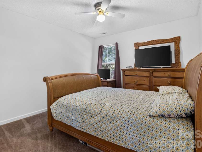 9833 Aventide Lane, Charlotte, NC 28215.  MLS# CAR4377310, YatesRealty ID 33061. One of three guest bedrooms - 2nd Level