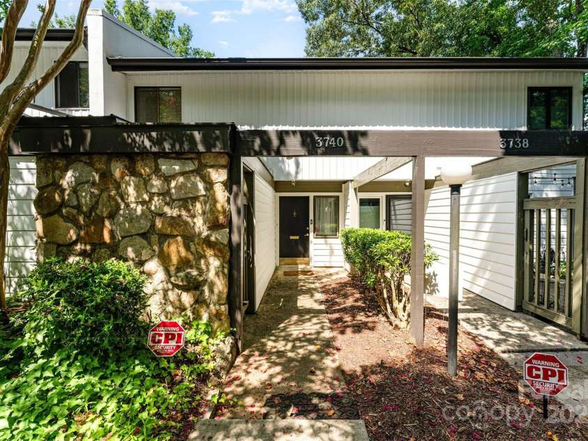 3740 Winding Creek Lane, Charlotte, NC 28226.  MLS# CAR4286176, YatesRealty ID 33064. 