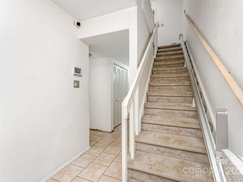 3740 Winding Creek Lane, Charlotte, NC 28226.  MLS# CAR4286176, YatesRealty ID 33064. 