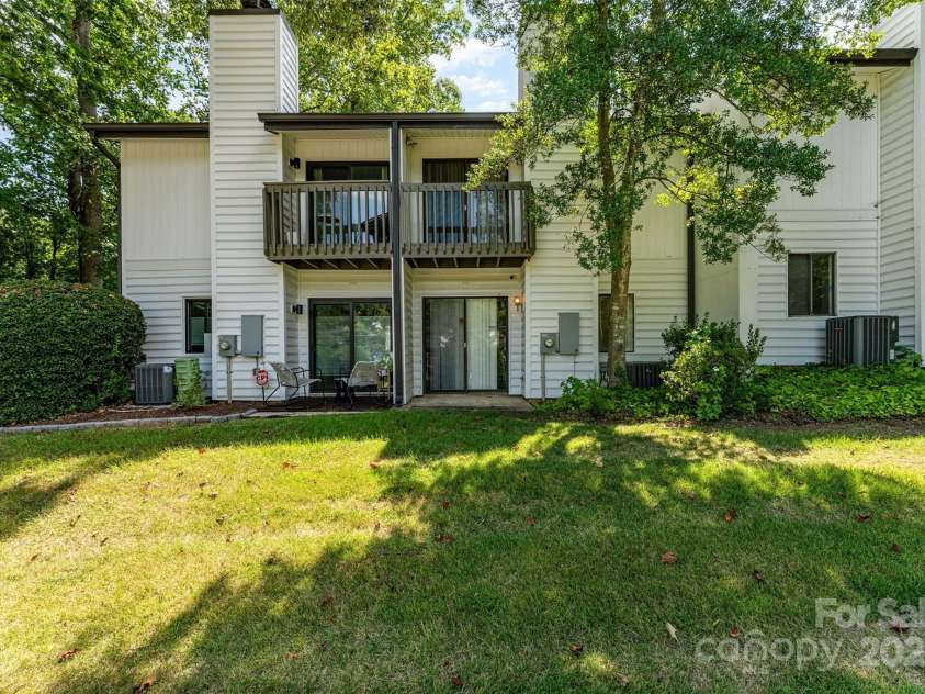 3740 Winding Creek Lane, Charlotte, NC 28226.  MLS# CAR4286176, YatesRealty ID 33064. 