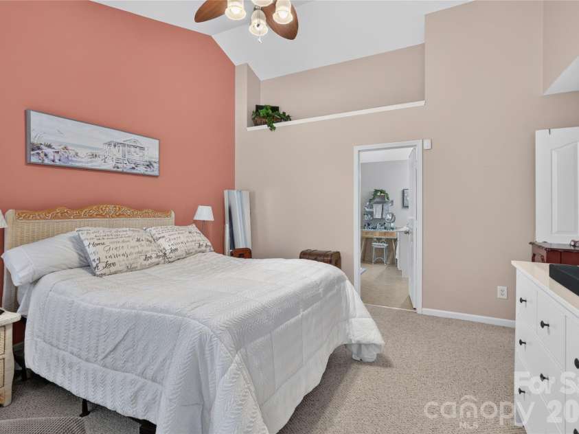 8939 Firestreak Drive, Charlotte, NC 28216.  MLS# CAR4396638, YatesRealty ID 33064. 