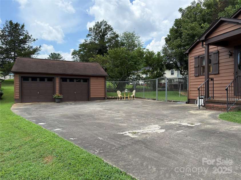 1614 Norwood Street, Lenoir, NC 28645.  MLS# CAR4287801, YatesRealty ID 33065. 