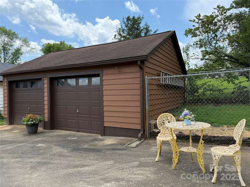 1614 Norwood Street, Lenoir, NC 28645.  MLS# CAR4287801, YatesRealty ID 33065. 