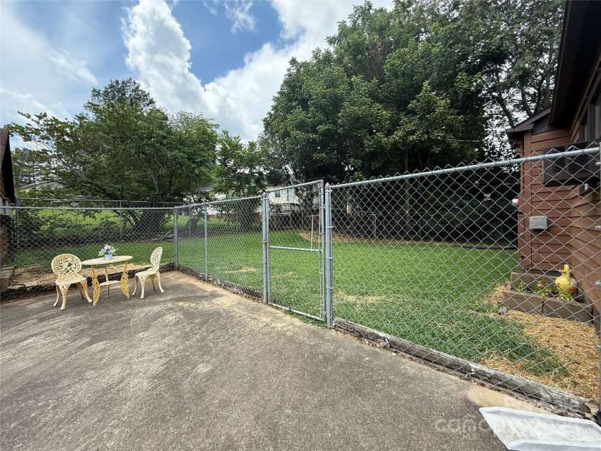 1614 Norwood Street, Lenoir, NC 28645.  MLS# CAR4287801, YatesRealty ID 33065. 