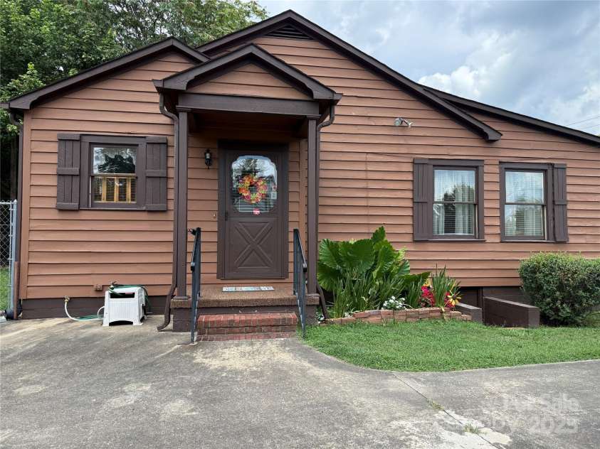 1614 Norwood Street, Lenoir, NC 28645.  MLS# CAR4287801, YatesRealty ID 33065. 