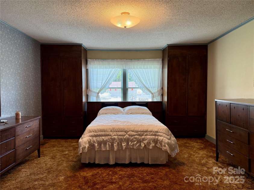 1614 Norwood Street, Lenoir, NC 28645.  MLS# CAR4287801, YatesRealty ID 33065. 