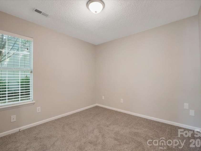 14136 Walkers Crossing Drive, Charlotte, NC 28273.  MLS# CAR4393451, YatesRealty ID 33066. 