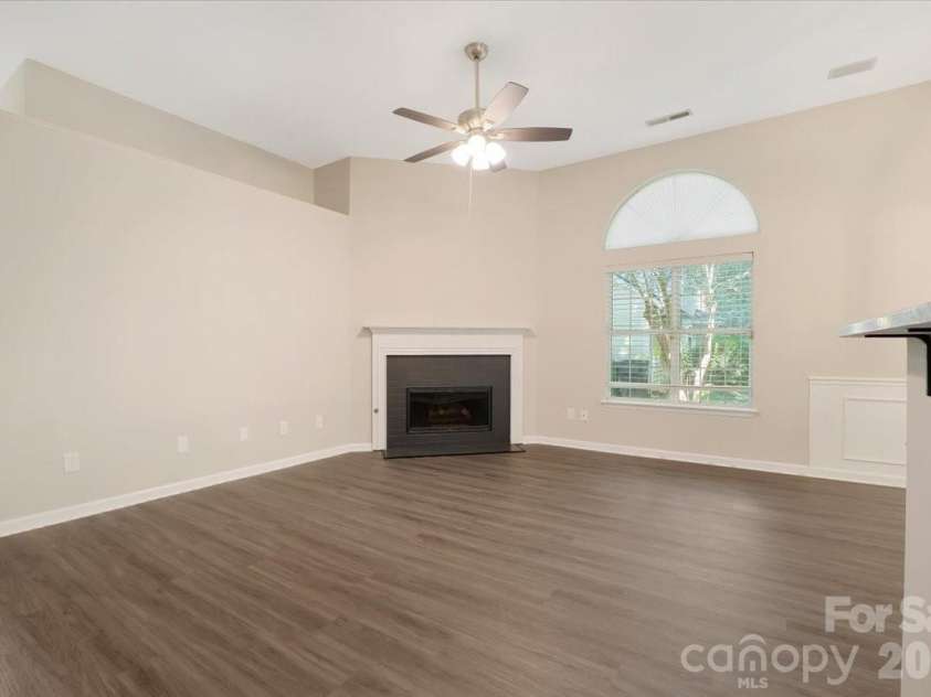14136 Walkers Crossing Drive, Charlotte, NC 28273.  MLS# CAR4393451, YatesRealty ID 33066. 