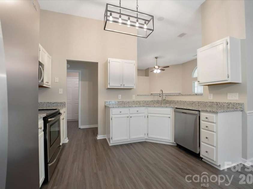 14136 Walkers Crossing Drive, Charlotte, NC 28273.  MLS# CAR4393451, YatesRealty ID 33066. 