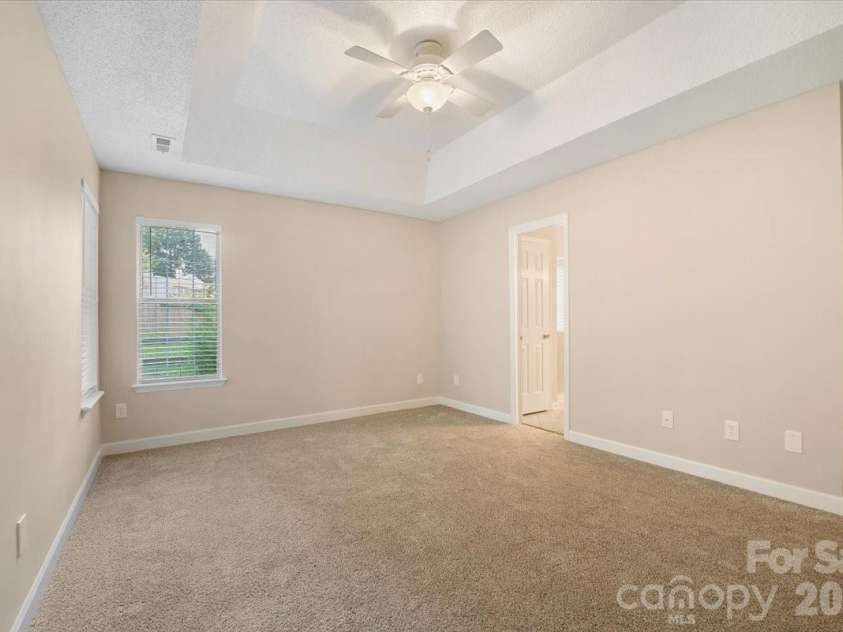 14136 Walkers Crossing Drive, Charlotte, NC 28273.  MLS# CAR4393451, YatesRealty ID 33066. 