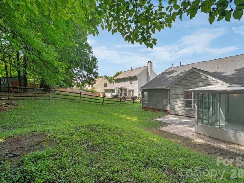 14136 Walkers Crossing Drive, Charlotte, NC 28273.  MLS# CAR4393451, YatesRealty ID 33066. 
