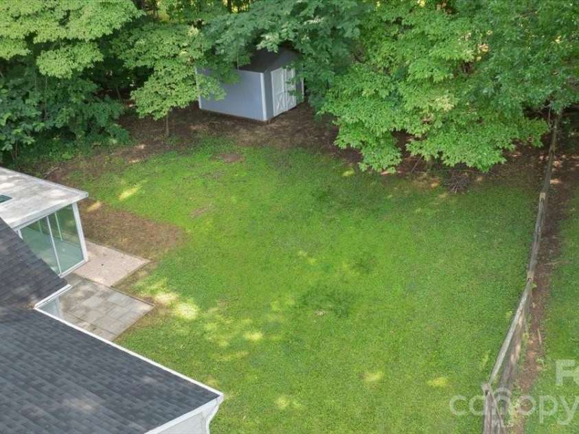14136 Walkers Crossing Drive, Charlotte, NC 28273.  MLS# CAR4393451, YatesRealty ID 33066. 