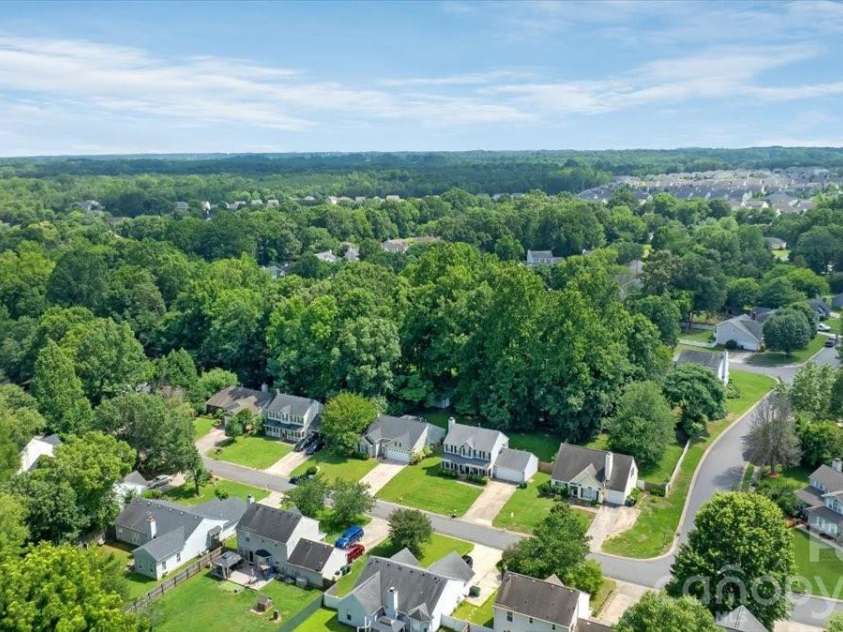 14136 Walkers Crossing Drive, Charlotte, NC 28273.  MLS# CAR4393451, YatesRealty ID 33066. 