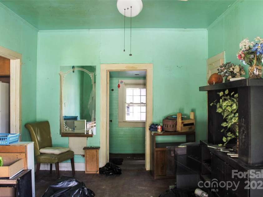 316 Union Street, Maiden, NC 28650.  MLS# CAR4292972, YatesRealty ID 33066. Living Room