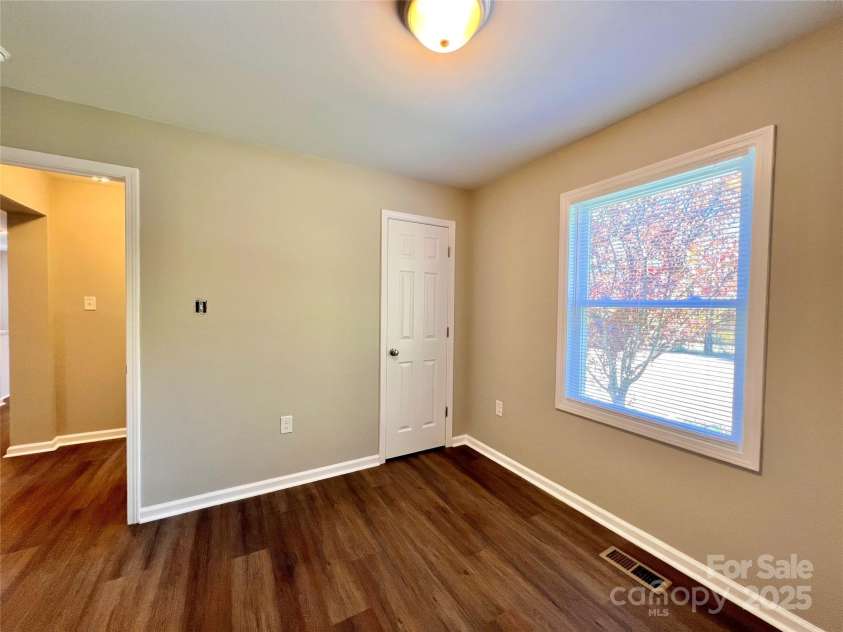 1754 Meadowbrook Terrace, Hendersonville, NC 28791.  MLS# CAR4269491, YatesRealty ID 33067. Typical bedroom.