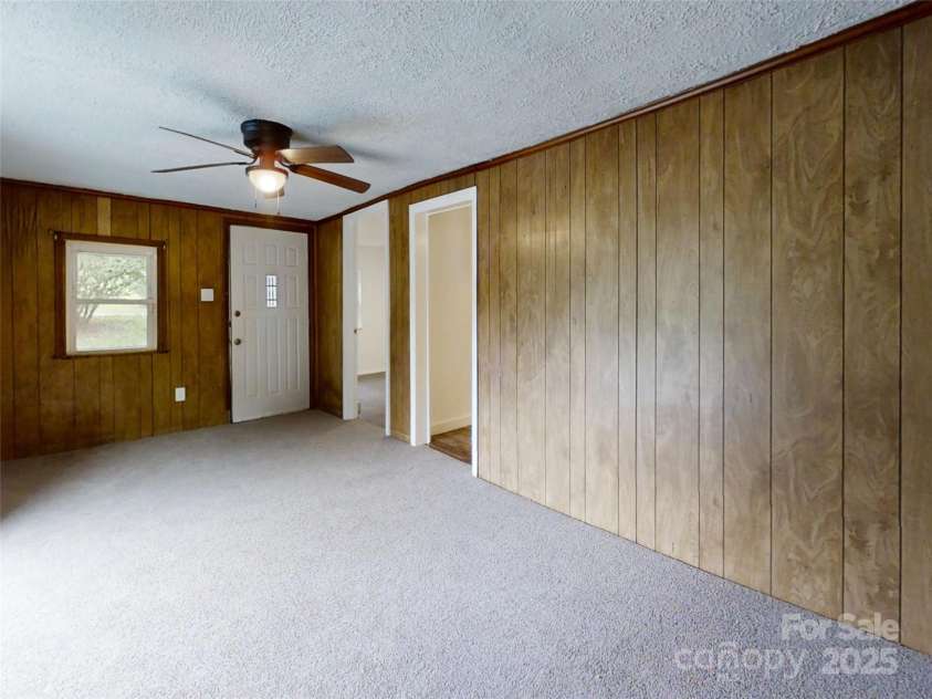 120 Harrison Street, Swannanoa, NC 28778.  MLS# CAR4292286, YatesRealty ID 33068. Living room