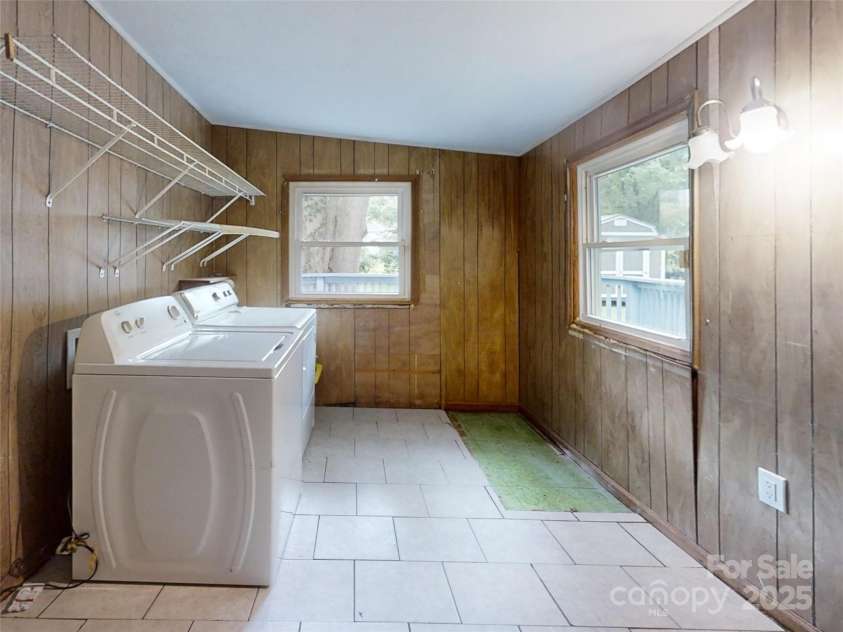 120 Harrison Street, Swannanoa, NC 28778.  MLS# CAR4292286, YatesRealty ID 33068. Mud/Laundry room