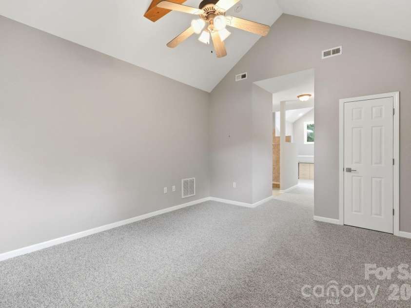 45 Beekeeper Trail, Swannanoa, NC 28778.  MLS# CAR4391282, YatesRealty ID 33068. Upper level