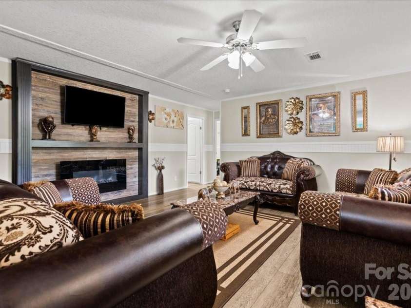 187 Central Place Lane, Pageland, SC 29728.  MLS# CAR4394264, YatesRealty ID 33069. 