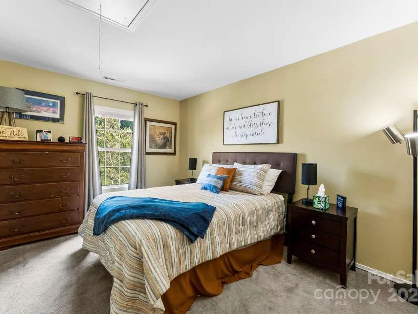 924 Willow Creek Drive, Gastonia, NC 28054.  MLS# CAR4276498, YatesRealty ID 33069. 