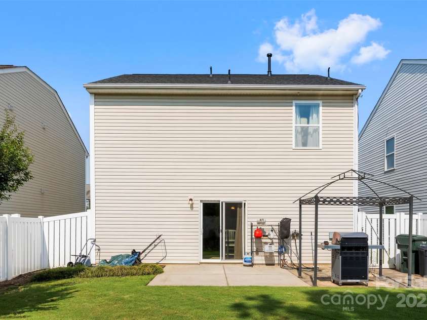 924 Willow Creek Drive, Gastonia, NC 28054.  MLS# CAR4276498, YatesRealty ID 33069. 