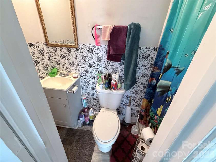 1009 Spann Street, Shelby, NC 28150.  MLS# CAR4336473, YatesRealty ID 3307. 