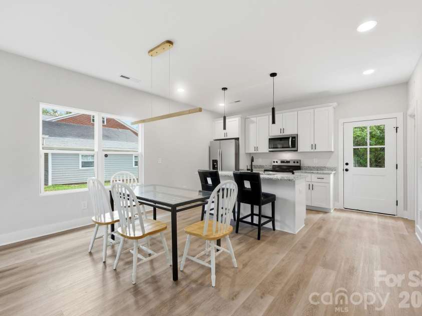 215 Green Street, Salisbury, NC 28144.  MLS# CAR4397228, YatesRealty ID 33070. Breakfast Area