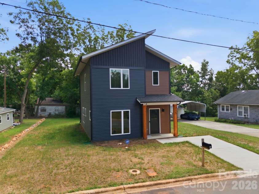 215 Green Street, Salisbury, NC 28144.  MLS# CAR4397228, YatesRealty ID 33070. Front Exterior