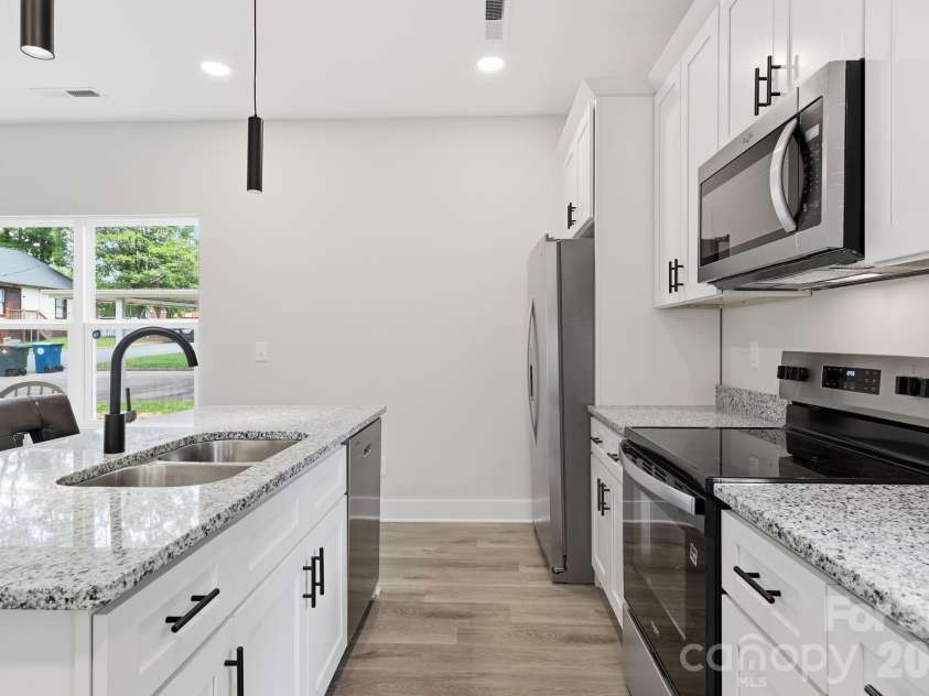 215 Green Street, Salisbury, NC 28144.  MLS# CAR4397228, YatesRealty ID 33070. Kitchen