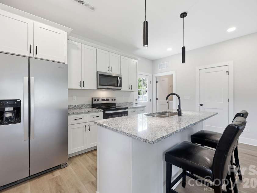 215 Green Street, Salisbury, NC 28144.  MLS# CAR4397228, YatesRealty ID 33070. Kitchen Island