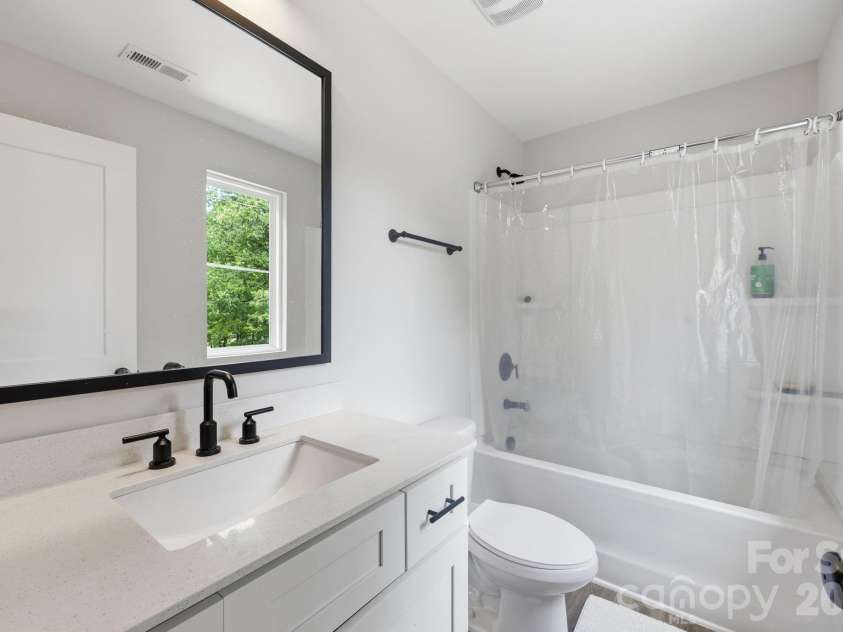 215 Green Street, Salisbury, NC 28144.  MLS# CAR4397228, YatesRealty ID 33070. Primary Bath