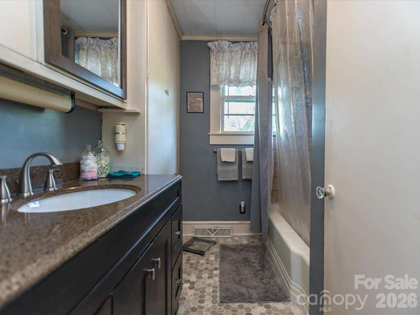 2111 Emmanuel Church Road, Conover, NC 28613.  MLS# CAR4396918, YatesRealty ID 33071. 