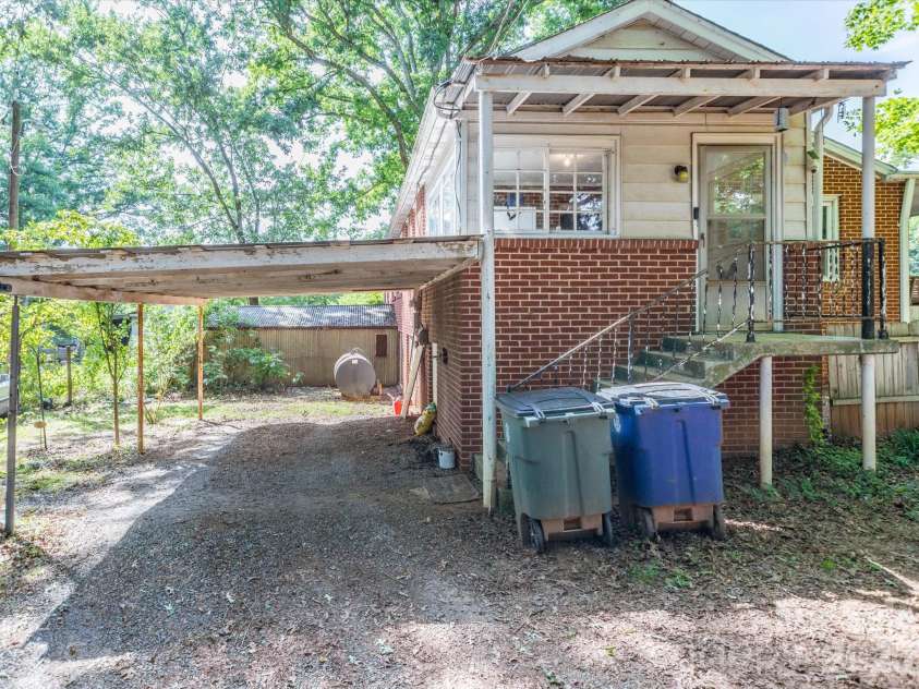 2111 Emmanuel Church Road, Conover, NC 28613.  MLS# CAR4396918, YatesRealty ID 33071. 
