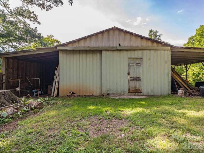 2111 Emmanuel Church Road, Conover, NC 28613.  MLS# CAR4396918, YatesRealty ID 33071. 