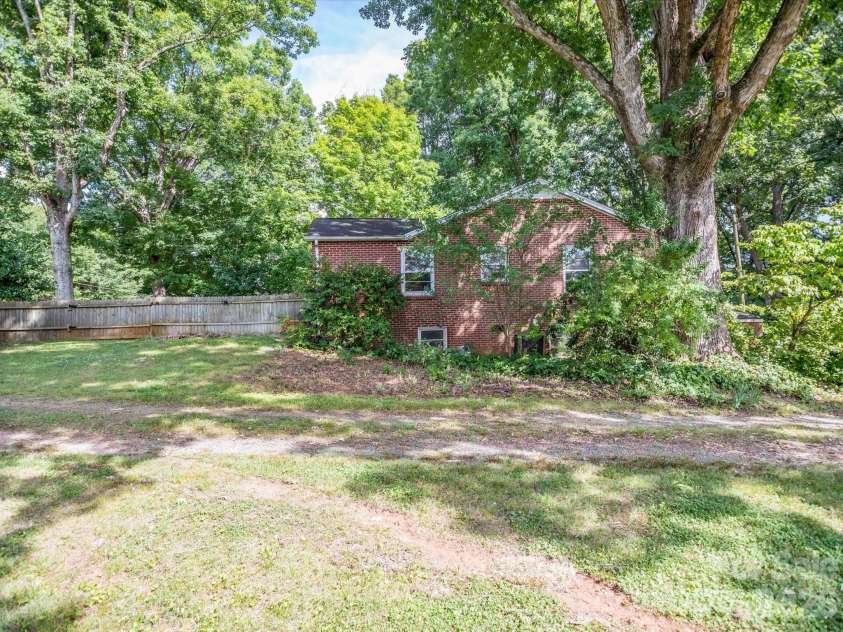 2111 Emmanuel Church Road, Conover, NC 28613.  MLS# CAR4396918, YatesRealty ID 33071. 